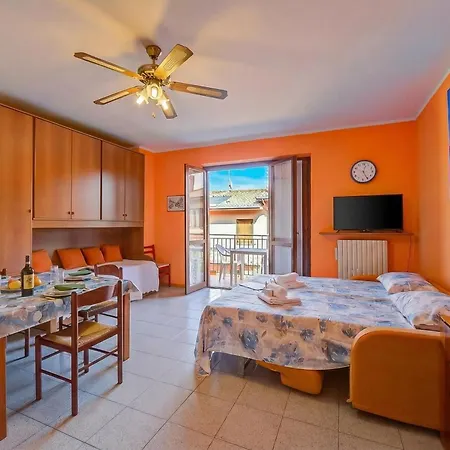 Apartamento Peter's Cozy Studio-balcony+free Parking - Happy Roe